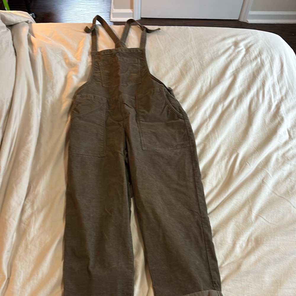 Super cute AE cropped overalls Size medium - Picture 1 of 1